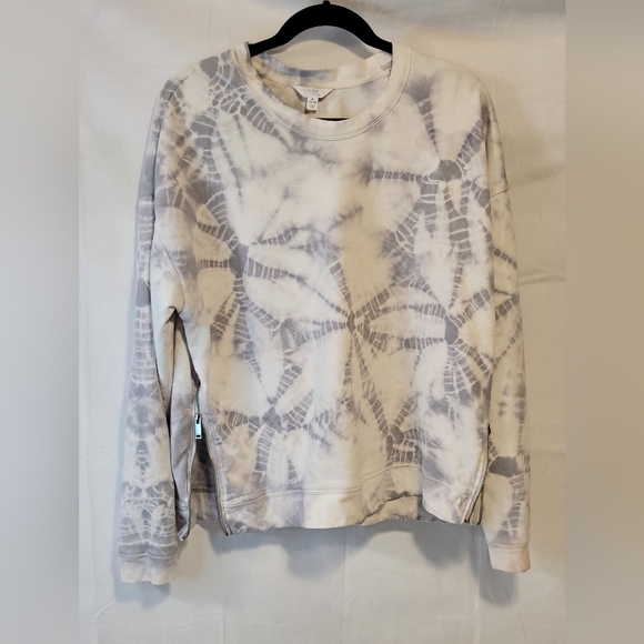 Time and Tru Tops - Time and Tru Tye Dye Sweatshirt